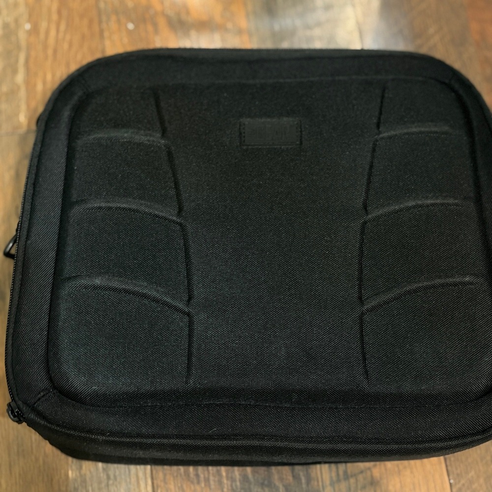Insignia 10" Portable DVDPlayer NS-P10DVD20 TESTED WORKS &Carrying Case & Remote